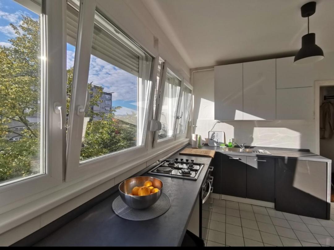 Relax Central Apartment Zagreb Bagian luar foto